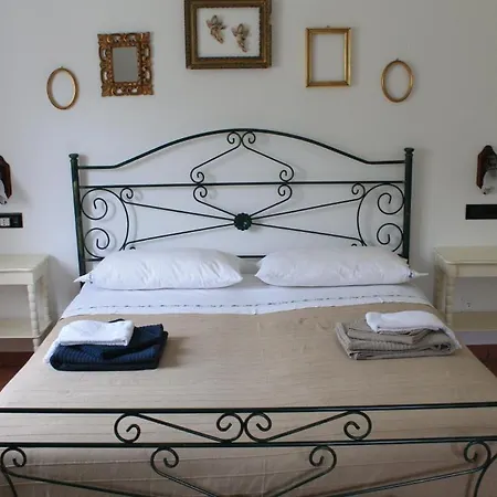 Madamadore Guest house
